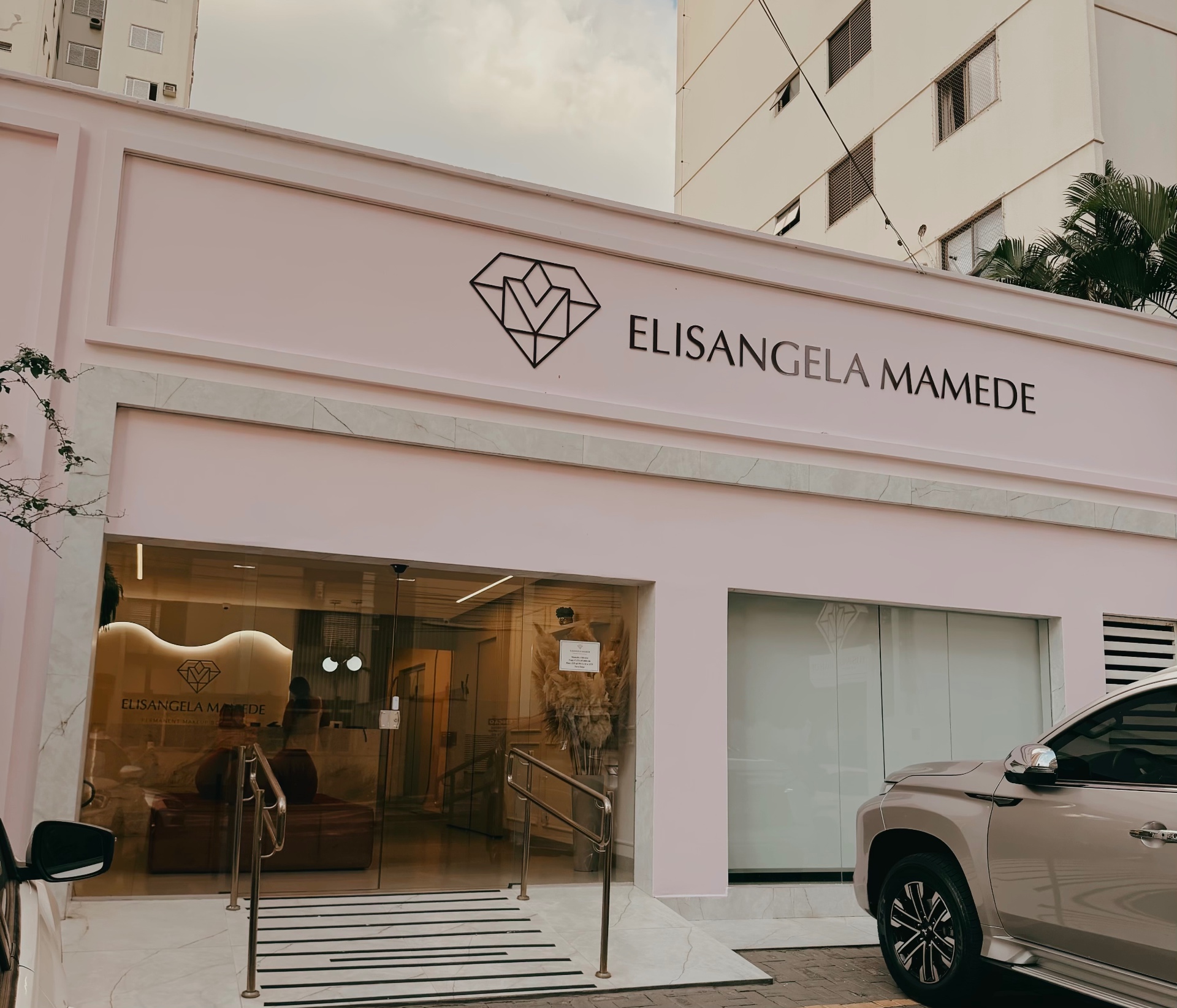 Fachada da Clínica Elisangela Mamede em Goiânia
